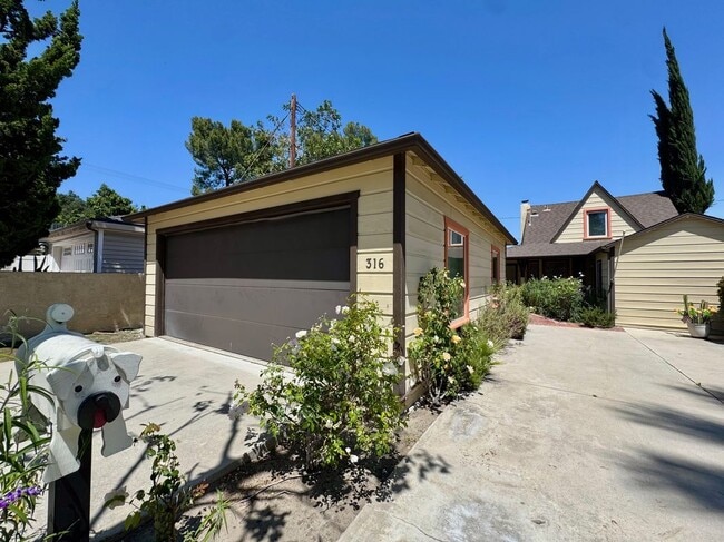 316 S Sparks St in Burbank, CA - Building Photo - Building Photo
