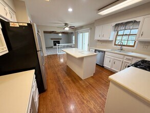 2436 Putnam Dr in Naperville, IL - Building Photo - Building Photo