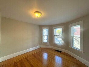 15 Belmont Sq, Unit 3 in Somerville, MA - Building Photo - Building Photo