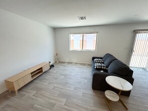 5676 Golden Orch St in Las Vegas, NV - Building Photo - Building Photo