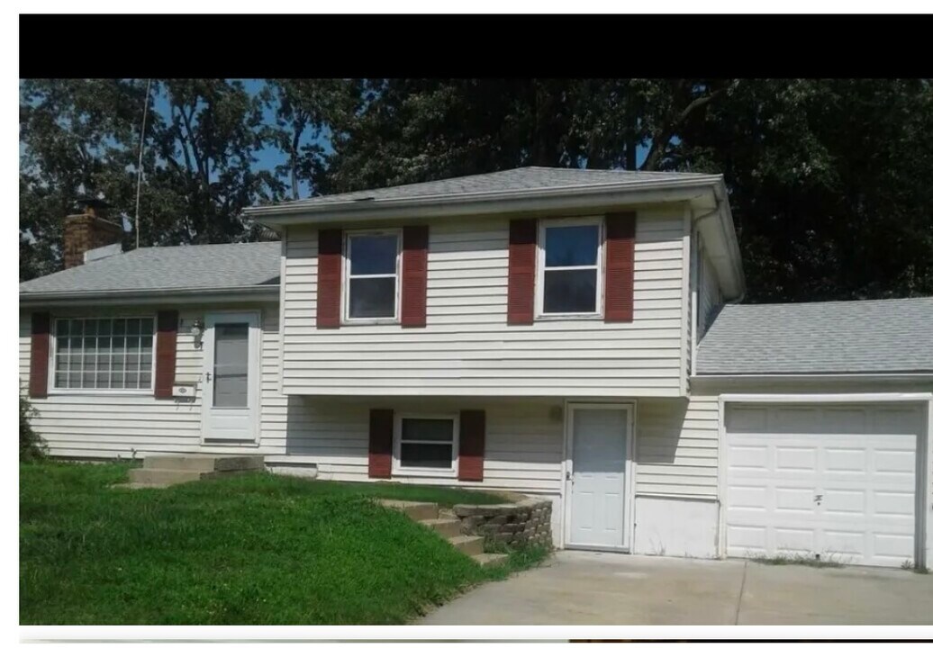 4921 N Potter Ave in Kansas City, MO - Building Photo