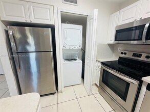 17302 NW 74th Ave in Hialeah, FL - Building Photo - Building Photo
