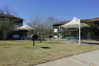 Mesh in Austin, TX - Foto de edificio - Building Photo