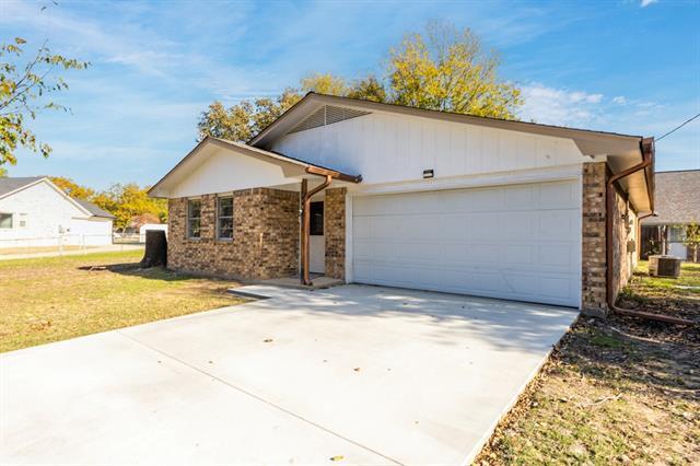 108 Little John St in Gun Barrel City, TX - Foto de edificio - Building Photo