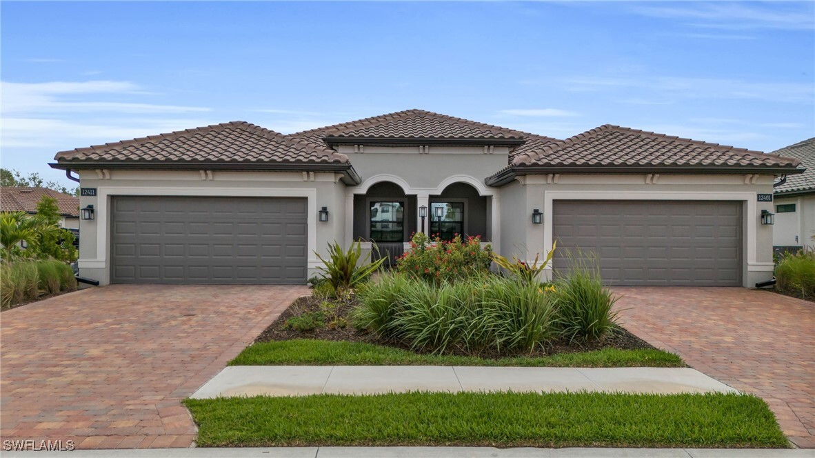 12411 Canal Grande Dr in Ft. Myers, FL - Building Photo