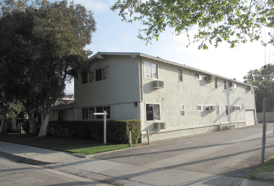 2214-2220 Ontario St in Burbank, CA - Building Photo