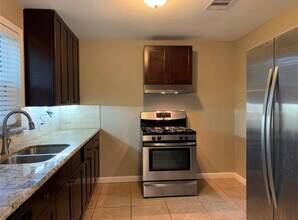 206 Frawley St in Houston, TX - Building Photo - Building Photo