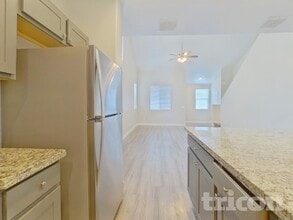 2638 E Danbury Rd in Phoenix, AZ - Foto de edificio - Building Photo