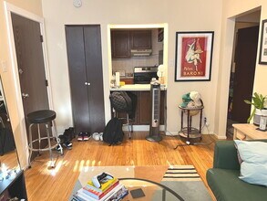 1127 W Farwell Ave in Chicago, IL - Building Photo - Building Photo