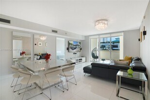 250 Sunny Isles Blvd in Sunny Isles Beach, FL - Building Photo