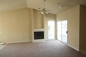 8888 N Del Mar Ave in Fresno, CA - Building Photo - Building Photo