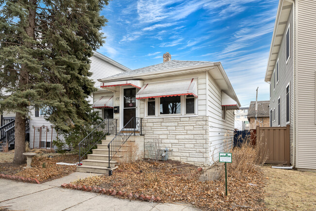 property at 1232 Elgin Ave