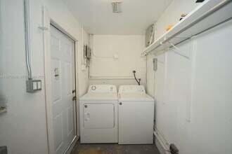 18601 SW 97th Ct in Cutler Bay, FL - Building Photo - Building Photo