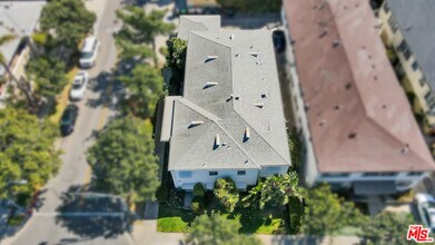 300 S Doheny Dr in Beverly Hills, CA - Building Photo - Building Photo
