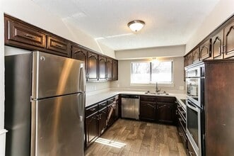 330 Cedar Creek Dr in Duncanville, TX - Building Photo - Building Photo