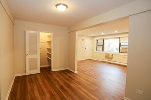 9016 Lamon Ave, Unit 2 in Skokie, IL - Building Photo