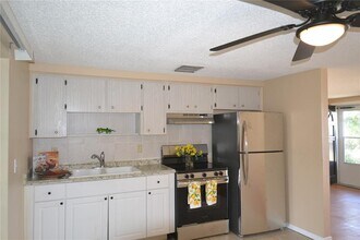 2143 Chatlin Rd in Holiday, FL - Building Photo - Building Photo