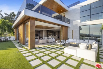 1033 Somera Rd in Los Angeles, CA - Building Photo - Building Photo