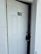 921 N 17th Ct in Hollywood, FL - Building Photo - Building Photo