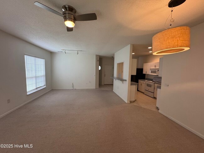 1600 Sturdivant Dr in Wilmington, NC - Building Photo - Building Photo