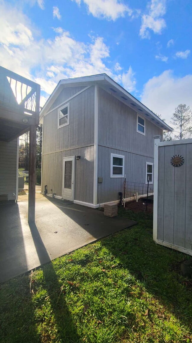 53 Black Rd NE in White, GA - Building Photo - Building Photo