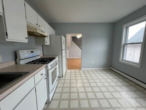 155 E Central St, Unit R in Franklin, MA - Building Photo - Building Photo