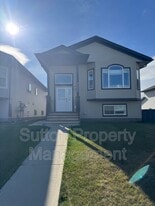 11245-11276 76 Ave in Grande Prairie, AB - Building Photo