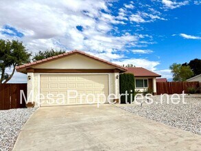 18390 Mead Ln in Victorville, CA - Building Photo - Building Photo