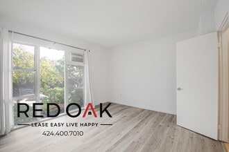 1327 Laurel Ave in West Hollywood, CA - Building Photo - Building Photo