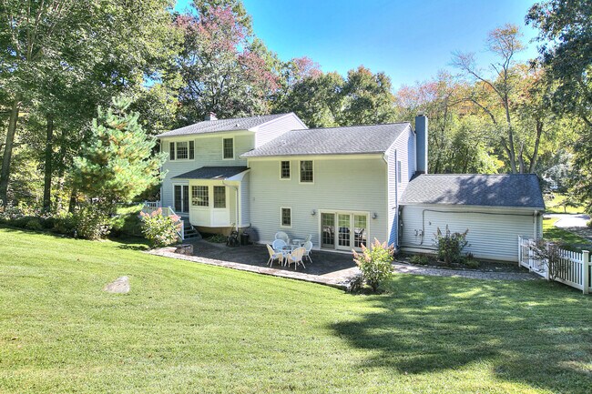 20 Joann Cir in Westport, CT - Building Photo - Building Photo