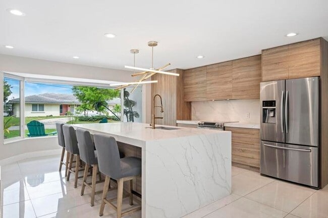 2112 NE 32nd Ave in Fort Lauderdale, FL - Building Photo - Building Photo