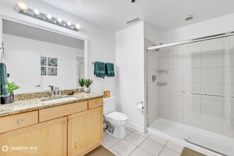 1 S Leavitt St in Chicago, IL - Building Photo - Building Photo