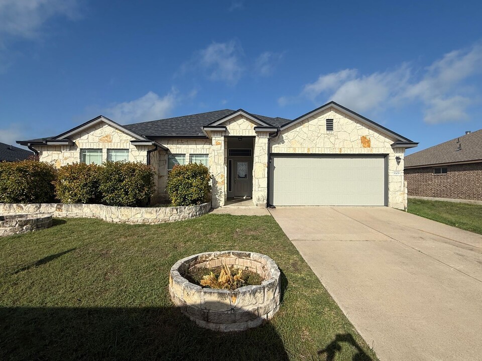 9309 Cricket Dr in Killeen, TX - Building Photo