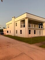 109 19th Ave in St Pete Beach, FL - Building Photo