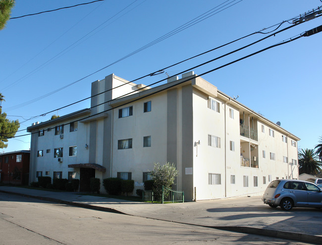 5138 Denny Ave in North Hollywood, CA - Foto de edificio - Building Photo