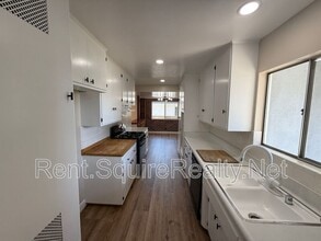 1124 N Old Mill Rd in Azusa, CA - Building Photo - Building Photo