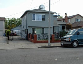 214 N Delaware St in San Mateo, CA - Building Photo