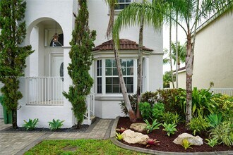 199 NW 152nd Ave in Pembroke Pines, FL - Building Photo - Building Photo