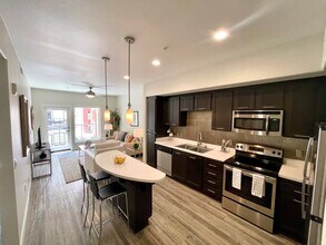 Urbana Rental Flats in San Diego, CA - Foto de edificio - Building Photo