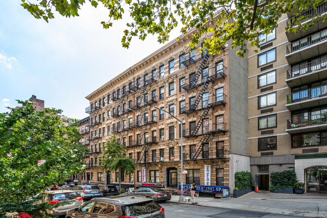208 E 82nd St in New York, NY - Foto de edificio