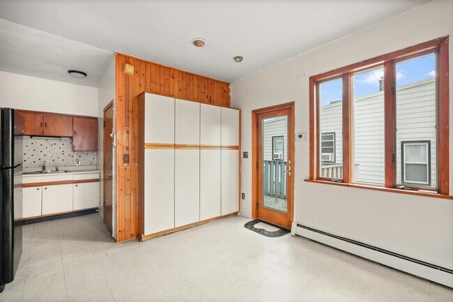 70 Humphrey Ave in Bayonne, NJ - Building Photo - Building Photo