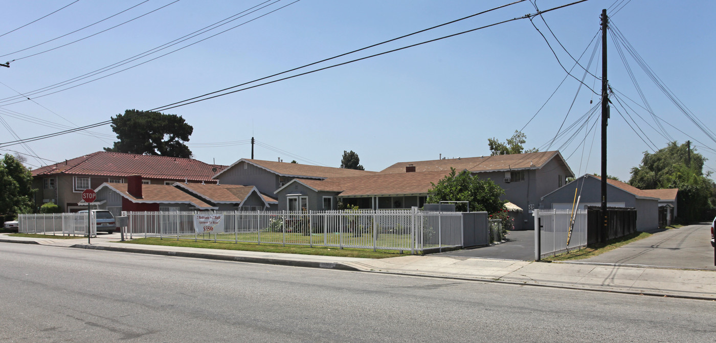 12054 Ferris Rd in El Monte, CA - Building Photo