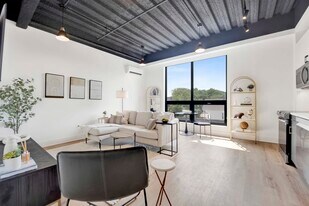 1802 W Berenice Ave in Chicago, IL - Building Photo