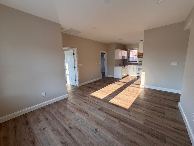 213 W Court St, Unit 4 in Woodstock, VA - Foto de edificio - Building Photo