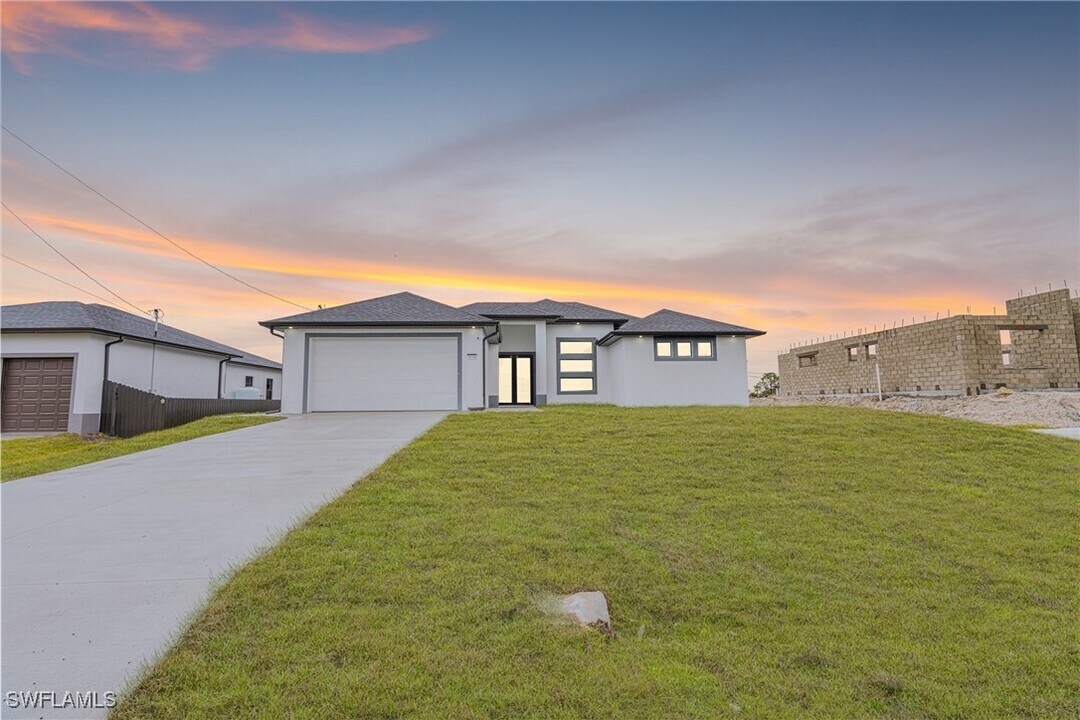 3534 NW 21st St in Cape Coral, FL - Building Photo