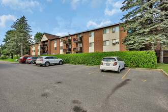 The Southview Apartments in Perth, ON - Building Photo - Building Photo