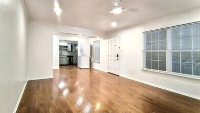 5818 E University Blvd in Dallas, TX - Building Photo - Building Photo