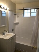 9226 Palm St, Unit B in Bellflower, CA - Building Photo - Building Photo