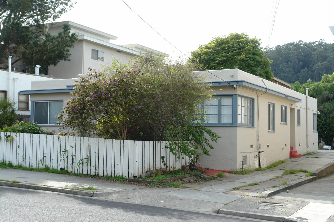 416-418 Cornell Ave in Albany, CA - Building Photo