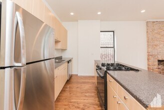 2835 W Medill Ave in Chicago, IL - Building Photo - Building Photo